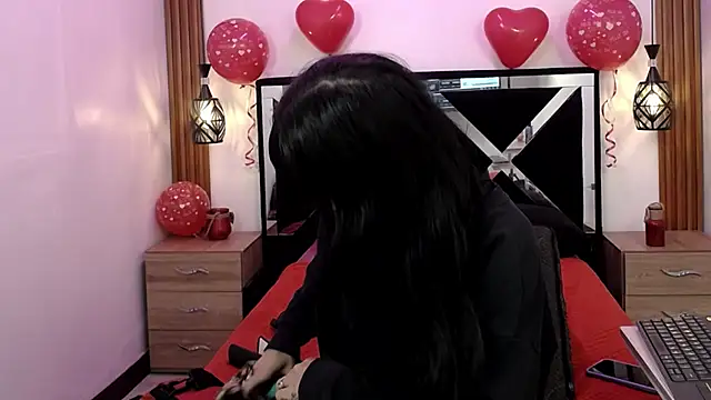 FRANCESCA LOVE  online show from 02.18.26
