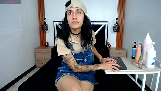 FRANCESCA LOVE  online show from 03.12.26