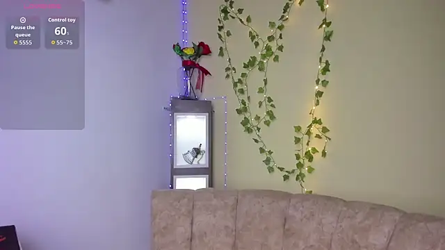 Milf Luna  online show from 02.13.26