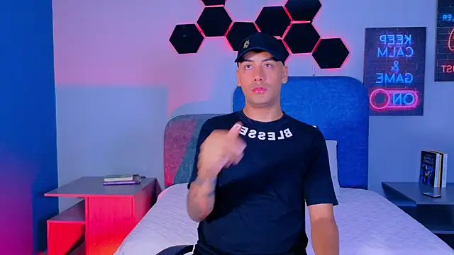 TommyBlue  online show from 02.06.26