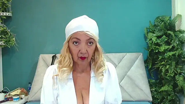 AmelieLux online show from 04.10.26