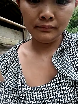 Snapshot of Luminana chatting on 06.19.26 Luminana online show from 06.19.26