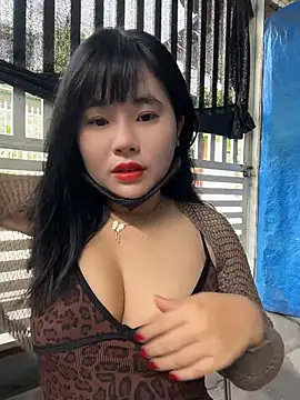 Snapshot of Lewd_couple chatting on 05.20.26 Lewd couple online show from 05.20.26
