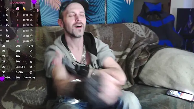 Snapshot of SwatRocShy chatting on 02.11.26 SwatRocShy online show from 02.11.26