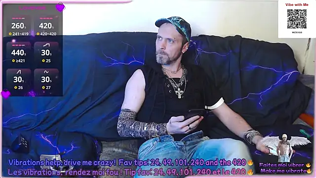 Snapshot of SwatRocShy chatting on 05.17.26 SwatRocShy online show from 05.17.26