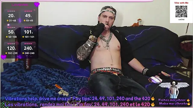 Snapshot of SwatRocShy chatting on 06.08.26 SwatRocShy online show from 06.08.26