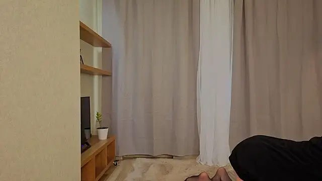 NikkyBee  online show from 03.18.26