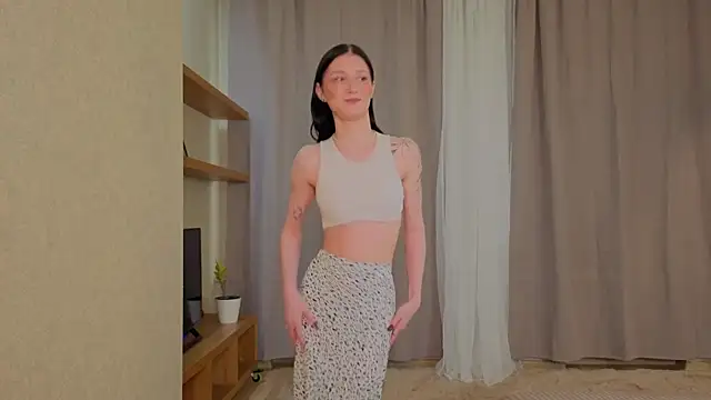 NikkyBee  online show from 03.22.26