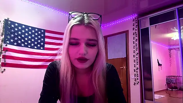 MiaBerlateen online show from 03.08.26