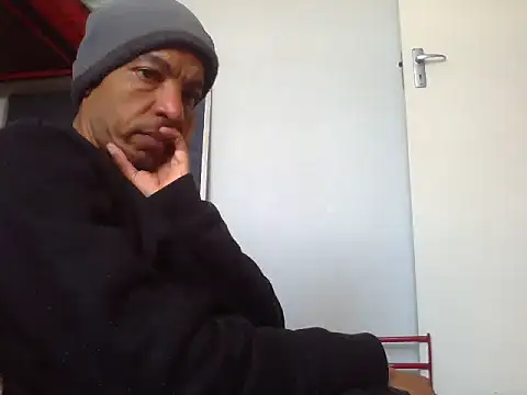 Snapshot of lavelle26 chatting on 05.16.26 lavelle26 online show from 05.16.26