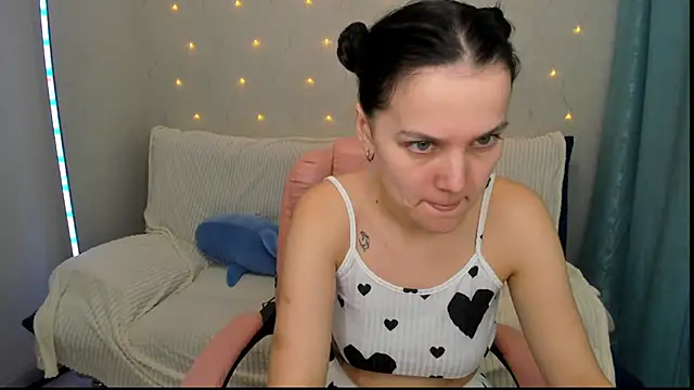 Snapshot of RealJessy_ chatting on 02.12.26 RealJessy online show from 02.12.26