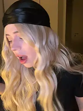  luna fox  online show from 03.20.26