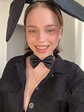  luna fox  online show from 04.01.26