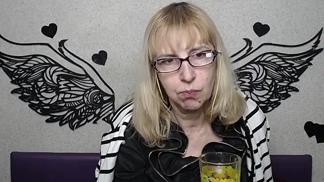 Snapshot of PattySanny chatting on 03.07.26 PattySanny online show from 03.07.26