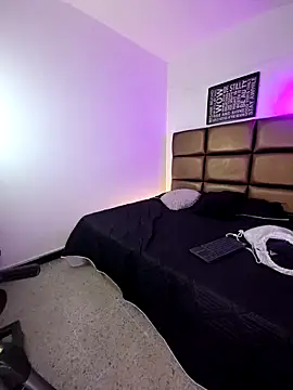 Snapshot of Aaron_Kingg chatting on 02.12.26 Aaron Kingg online show from 02.12.26