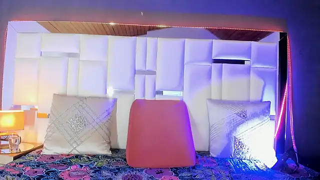 HilarySolis online show from 02.23.26