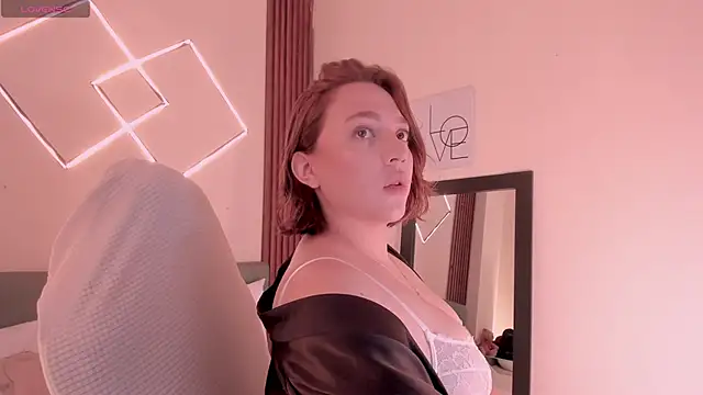 Snapshot of SimonaStar chatting on 03.20.26 SimonaStar online show from 03.20.26