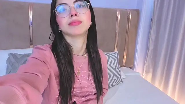 Mia Naive online show from 06.20.26