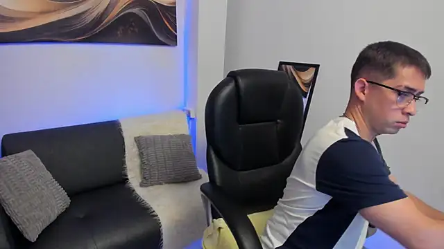 Snapshot of Tommas_Jhonson chatting on 02.25.26 Tommas Jhonson online show from 02.25.26