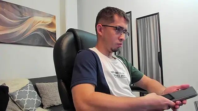 Snapshot of Tommas_Jhonson chatting on 03.18.26 Tommas Jhonson online show from 03.18.26