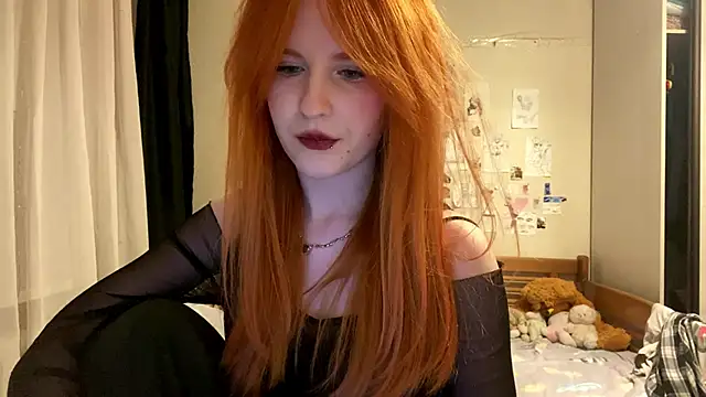 Snapshot of DynaLoom chatting on 03.18.26 DynaLoom online show from 03.18.26