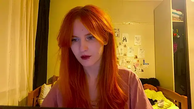 Snapshot of DynaLoom chatting on 03.24.26 DynaLoom online show from 03.24.26