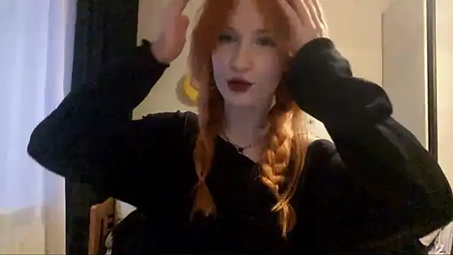 Snapshot of DynaLoom chatting on 04.07.26 DynaLoom online show from 04.07.26