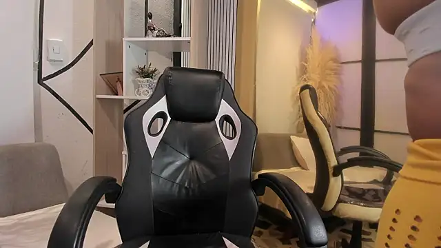 Snapshot of Abi_sexxx1 chatting on 03.25.26 Abi sexxx1 online show from 03.25.26