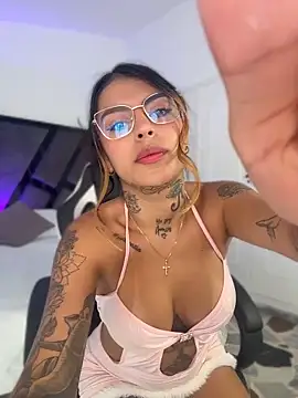 Snapshot of Abi_sexxx1 chatting on 05.06.26 Abi sexxx1 online show from 05.06.26