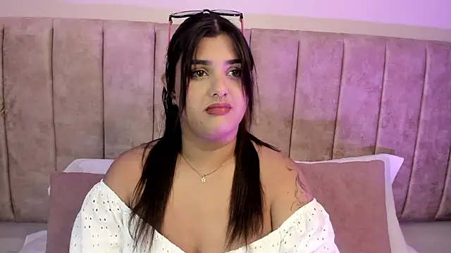 Snapshot of Roxy_Sin chatting on 03.12.26 Roxy Sin online show from 03.12.26