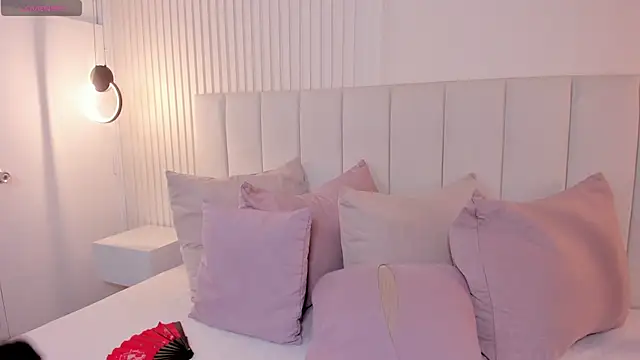 Snapshot of violeta_rodriguezz chatting on 05.17.26 violeta rodriguezz online show from 05.17.26