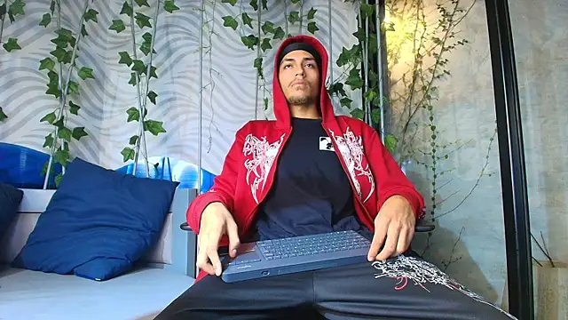 Snapshot of ItsZairen chatting on 05.29.26 ItsZairen online show from 05.29.26