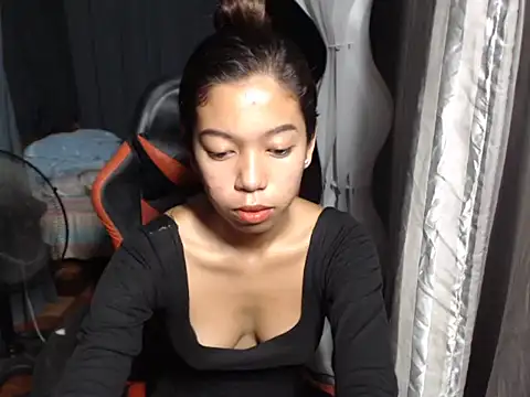 Snapshot of urgirlyflor chatting on 03.24.26 urgirlyflor online show from 03.24.26