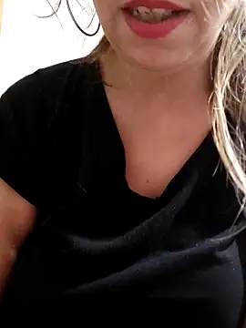 Snapshot of miel02 chatting on 03.11.26 miel02 online show from 03.11.26