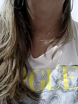 Snapshot of miel02 chatting on 03.24.26 miel02 online show from 03.24.26