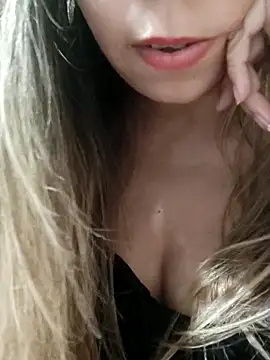 Snapshot of miel02 chatting on 03.28.26 miel02 online show from 03.28.26