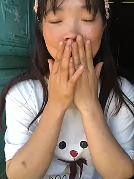 Snapshot of cuty_lusy chatting on 05.14.26 cuty lusy online show from 05.14.26