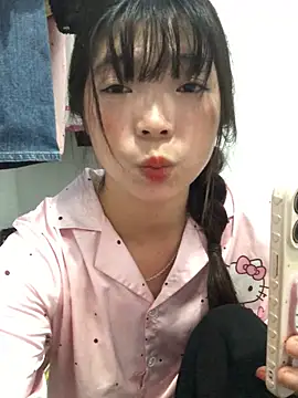 Snapshot of cuty_lusy chatting on 06.20.26 cuty lusy online show from 06.20.26