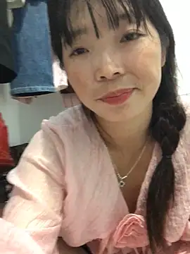 Snapshot of cuty_lusy chatting on 06.22.26 cuty lusy online show from 06.22.26