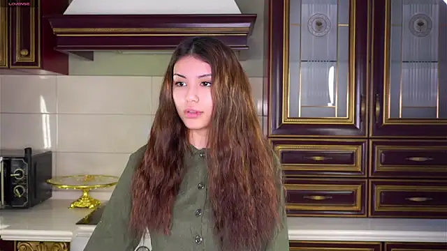 Snapshot of SulemaNeugin chatting on 03.13.26 SulemaNeugin online show from 03.13.26