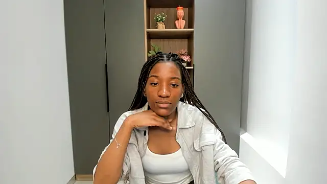 Snapshot of MalorieDerbes chatting on 02.08.26 MalorieDerbes online show from 02.08.26