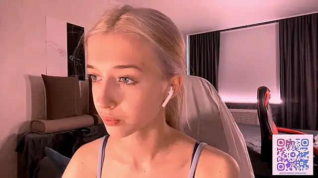 Snapshot of TaliCaan chatting on 03.05.26 TaliCaan online show from 03.05.26