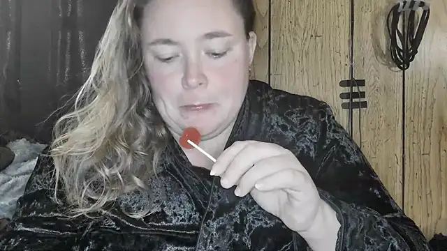 Snapshot of ladylynn13 chatting on 03.02.26 ladylynn13 online show from 03.02.26