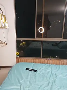 Snapshot of its_lauu_ chatting on 02.27.26 its lauu online show from 02.27.26