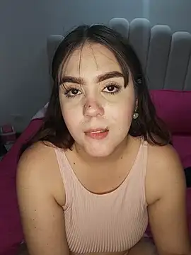 Snapshot of its_lauu_ chatting on 03.07.26 its lauu online show from 03.07.26