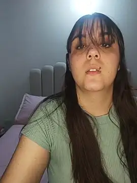 Snapshot of its_lauu_ chatting on 03.13.26 its lauu online show from 03.13.26