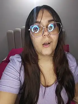 Snapshot of its_lauu_ chatting on 03.20.26 its lauu online show from 03.20.26