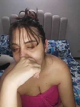 Snapshot of its_lauu_ chatting on 03.26.26 its lauu online show from 03.26.26