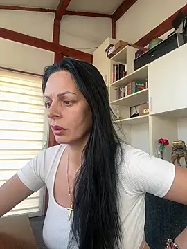 Snapshot of MiriamDelyn chatting on 04.23.26 MiriamDelyn online show from 04.23.26