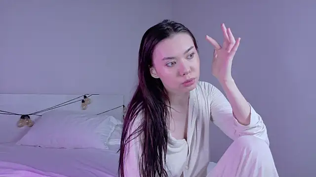 gwenonl1ne online show from 04.30.26